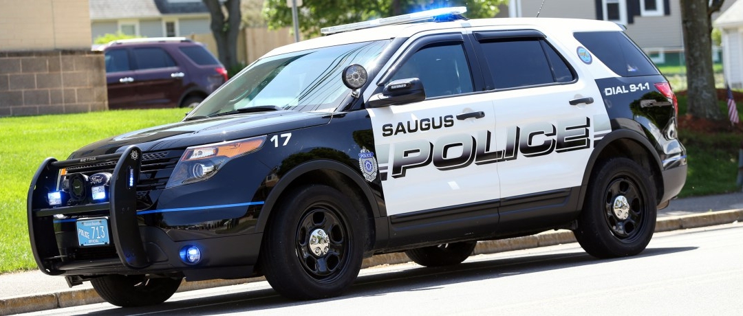Saugus police escort to 2-year-old with rare cancer as family receives $5,000 from Cops for Kids with Cancer